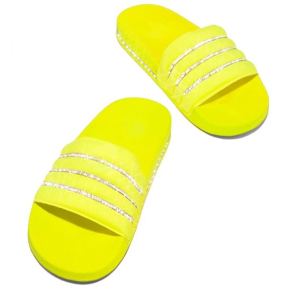"Poolside Pretty" Slides - Neon Yellow - Picture 4 of 4